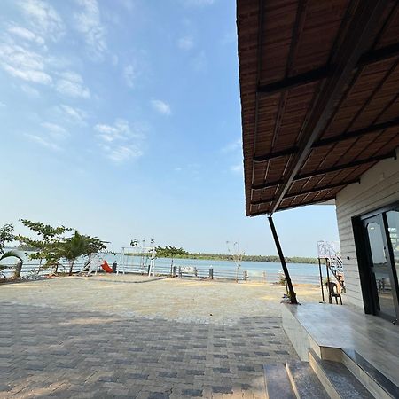 The Glasswater By The Backwater Homestay Kalyanpur Luaran gambar