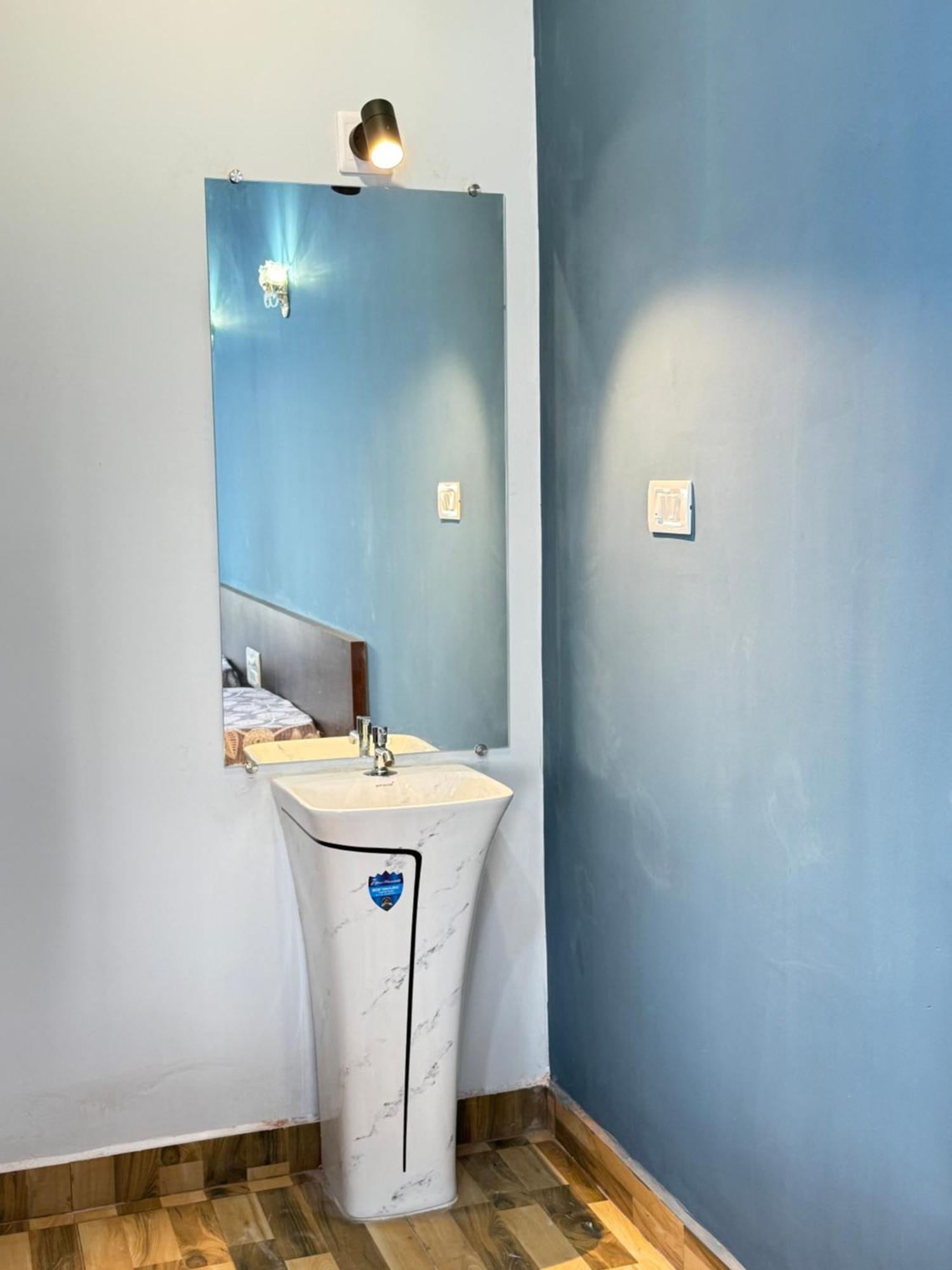 The Glasswater By The Backwater Homestay Kalyanpur Luaran gambar
