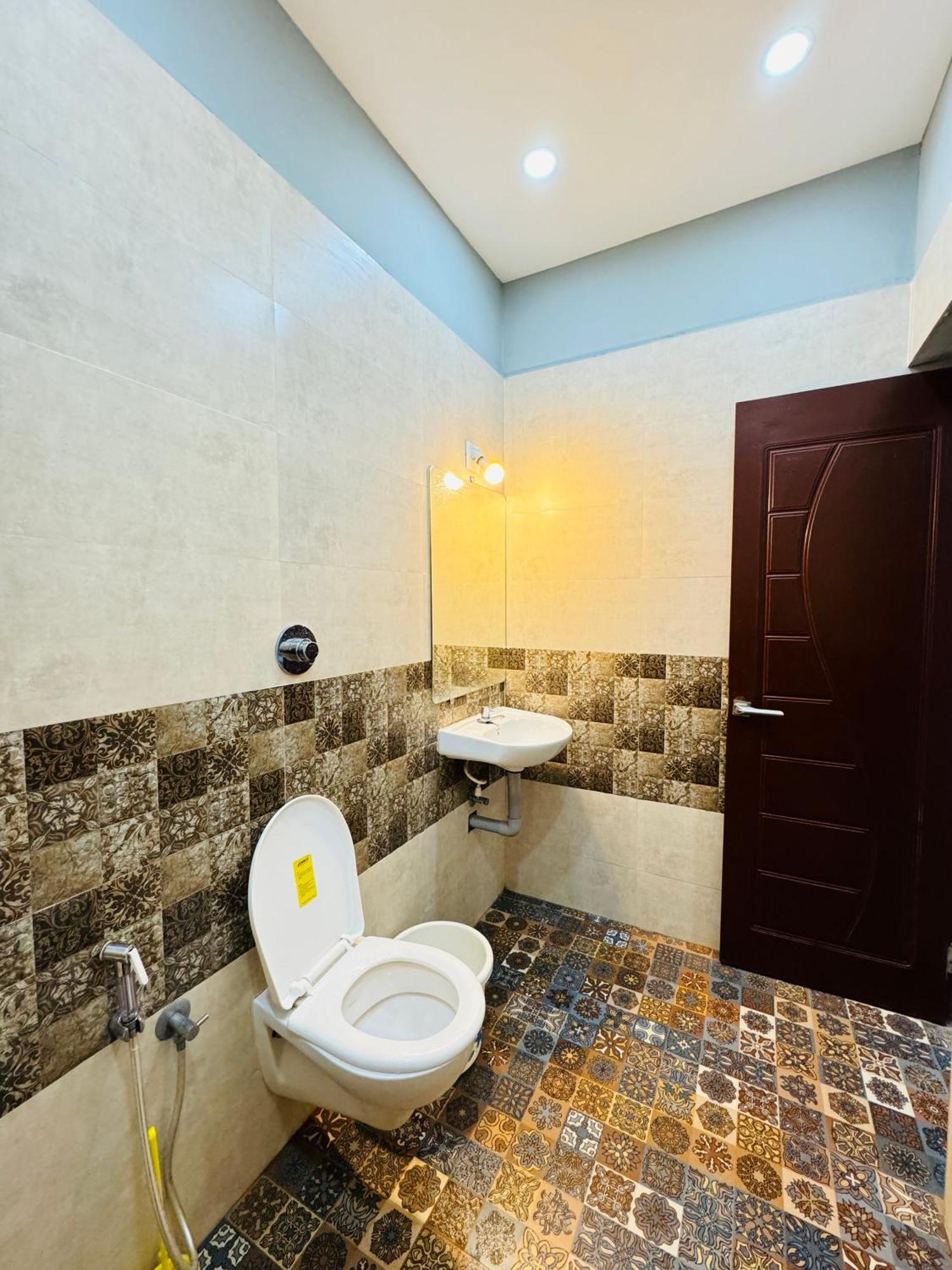The Glasswater By The Backwater Homestay Kalyanpur Luaran gambar